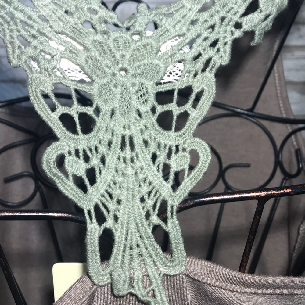Areve tank with lace - Picture 5 of 8